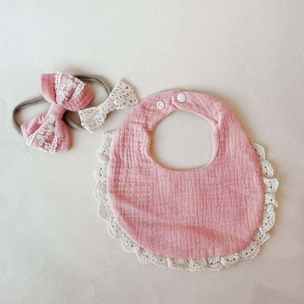 Babero con Dos Moños Rosa